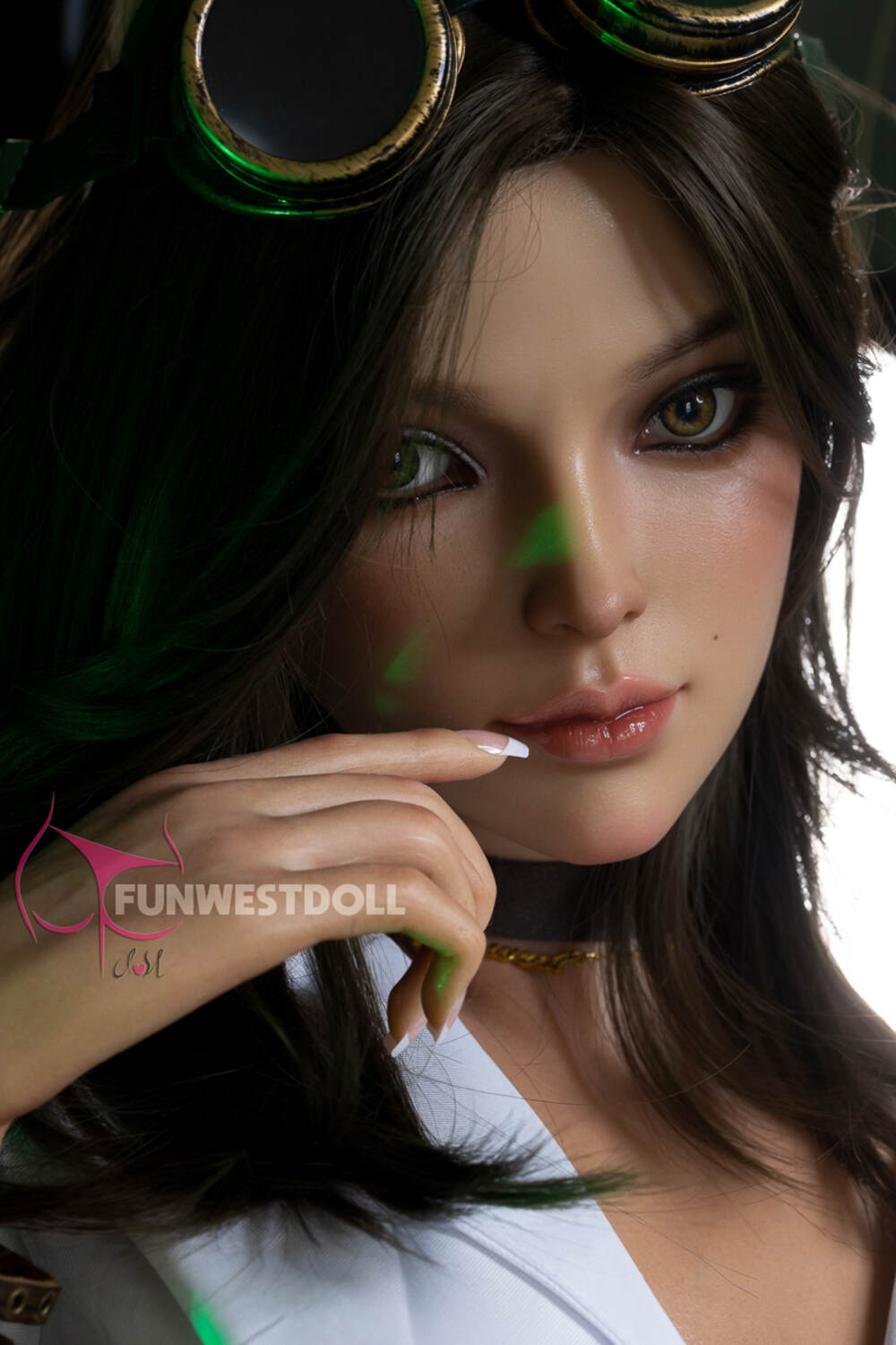 Lexie by FunWest Dolls, face close-up with goggles