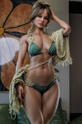 IDO Alessia: Seated green outfit portrait